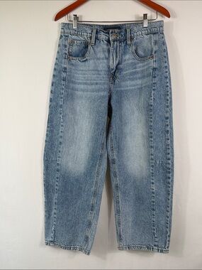 Aeropostale Barrel JeanLight Wash Wide Leg Blue Denim. Womens Size 6. Inseam 25”